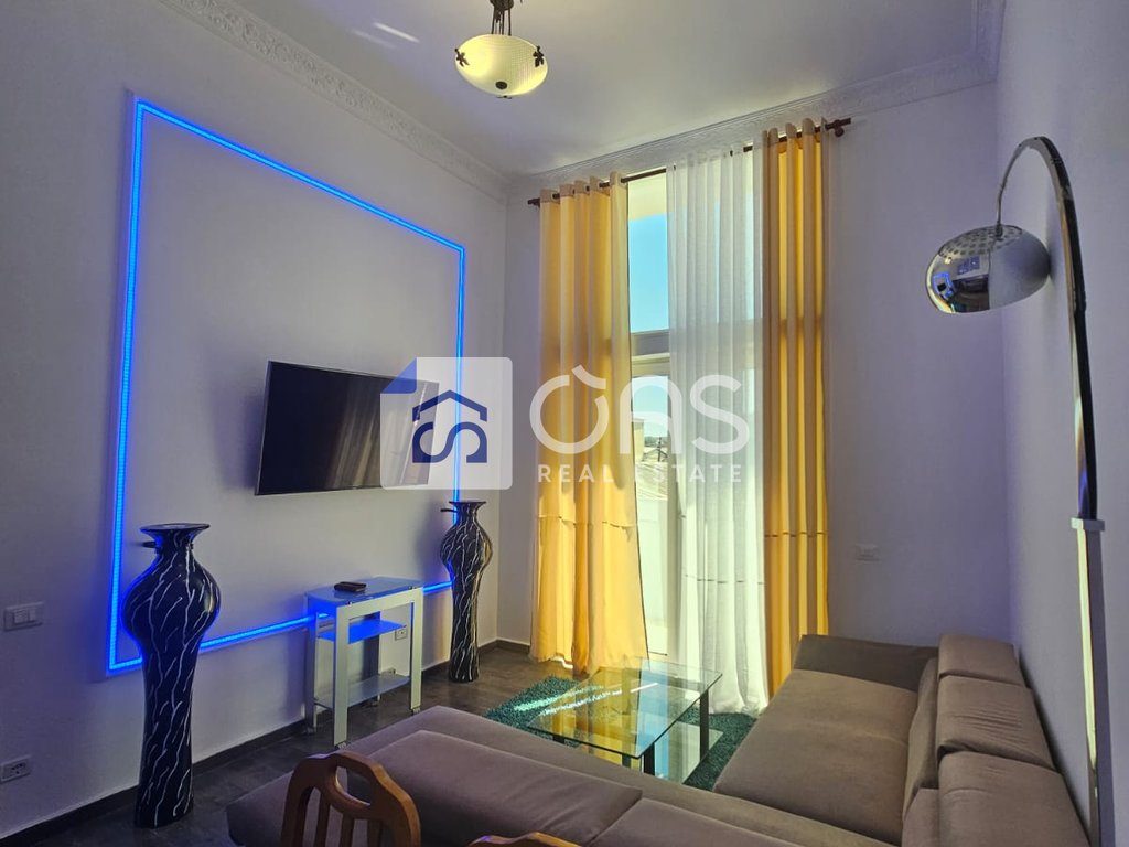 Jepet me qera apartament duplex 2+1 Te Pallati me Shigjeta