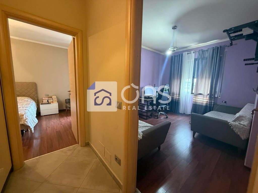Shitet apartament 2+1 tek Rruga e Dibres