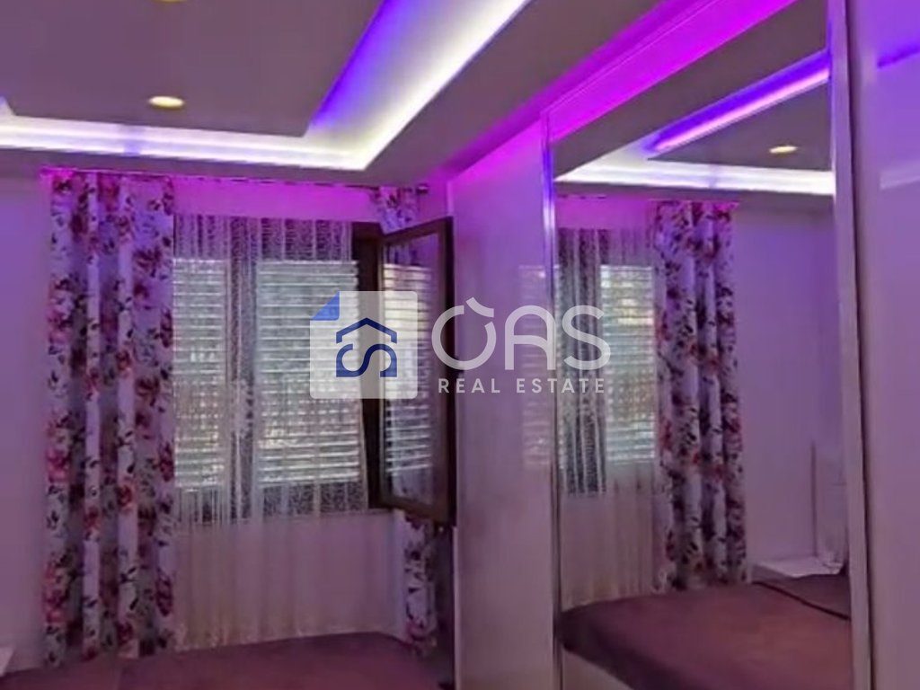 Shitet apartament 3+1+2 tek Fusha e Aviacionit