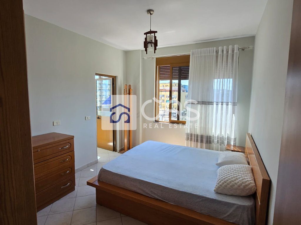 Jepet apartament me qera 2+1 te , Rruga Fortuzi