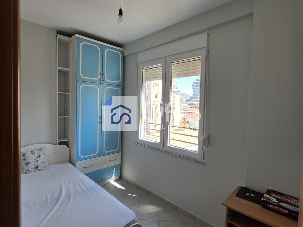 Jepet apartament me qera 2+1 te , Rruga Fortuzi