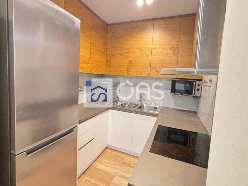 Jepet me qera apartament 3+1 Pazari i Ri