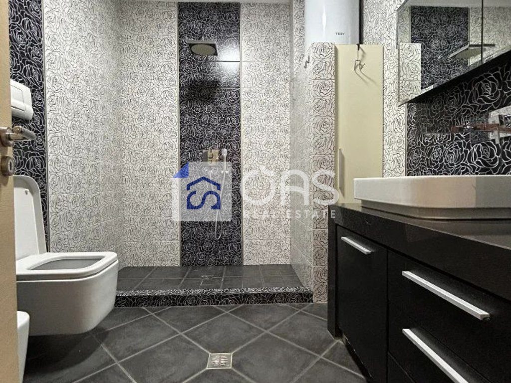 Jepet apartament me qera 1+1 tek Komuna e Parisit