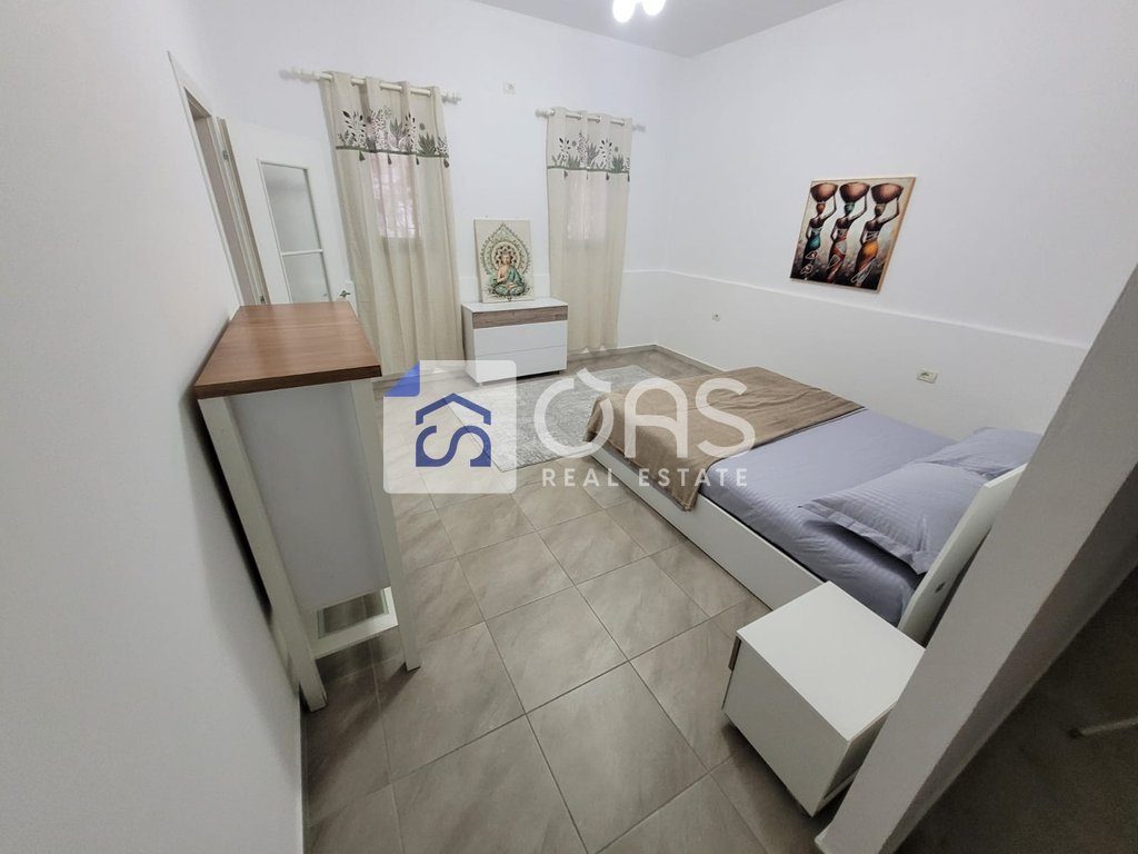 Jepet apartament me qera 2+1 tek Pazari i Ri