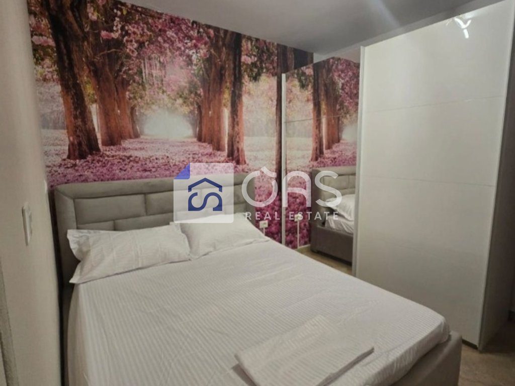 Jepet me qera apartament 1+1 ne Qender