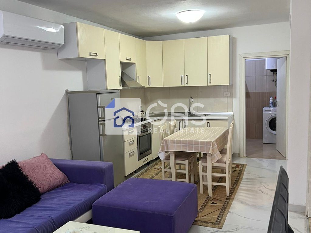 Jepet me qera apartament 2+1 tek 5 Maj