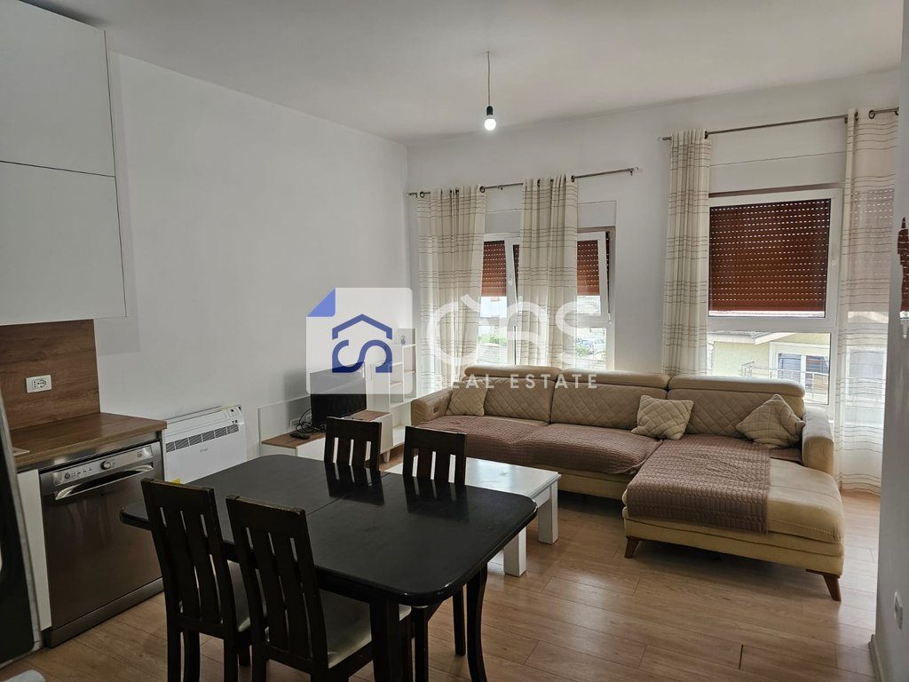 Jepet apartament me qera 2+1+ parkim tek Ali Demi
