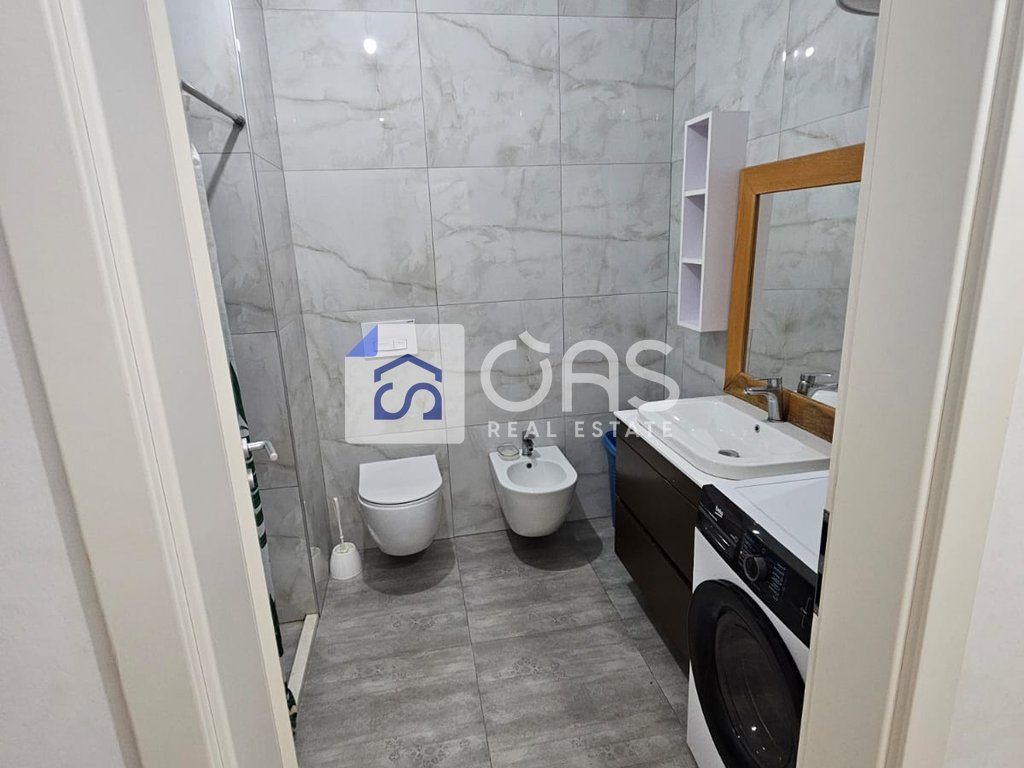 Jepet apartament me qera 2+1+ parkim tek Ali Demi