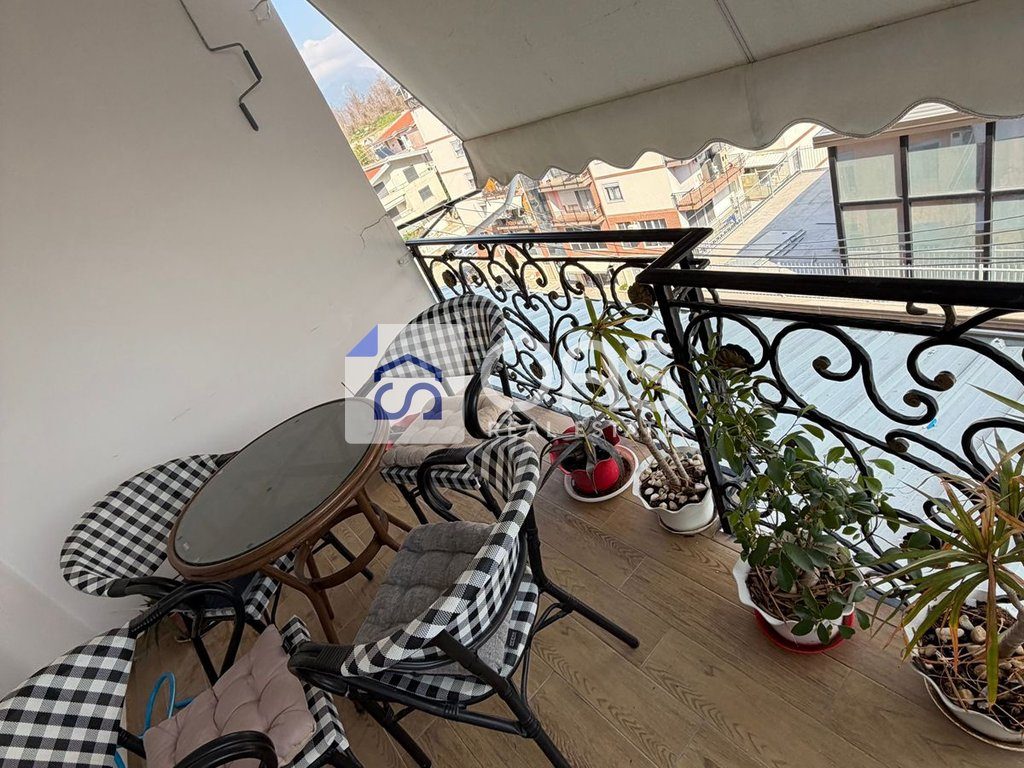 Jepet apartament me qera 2+1+ garderobe ne Fresk