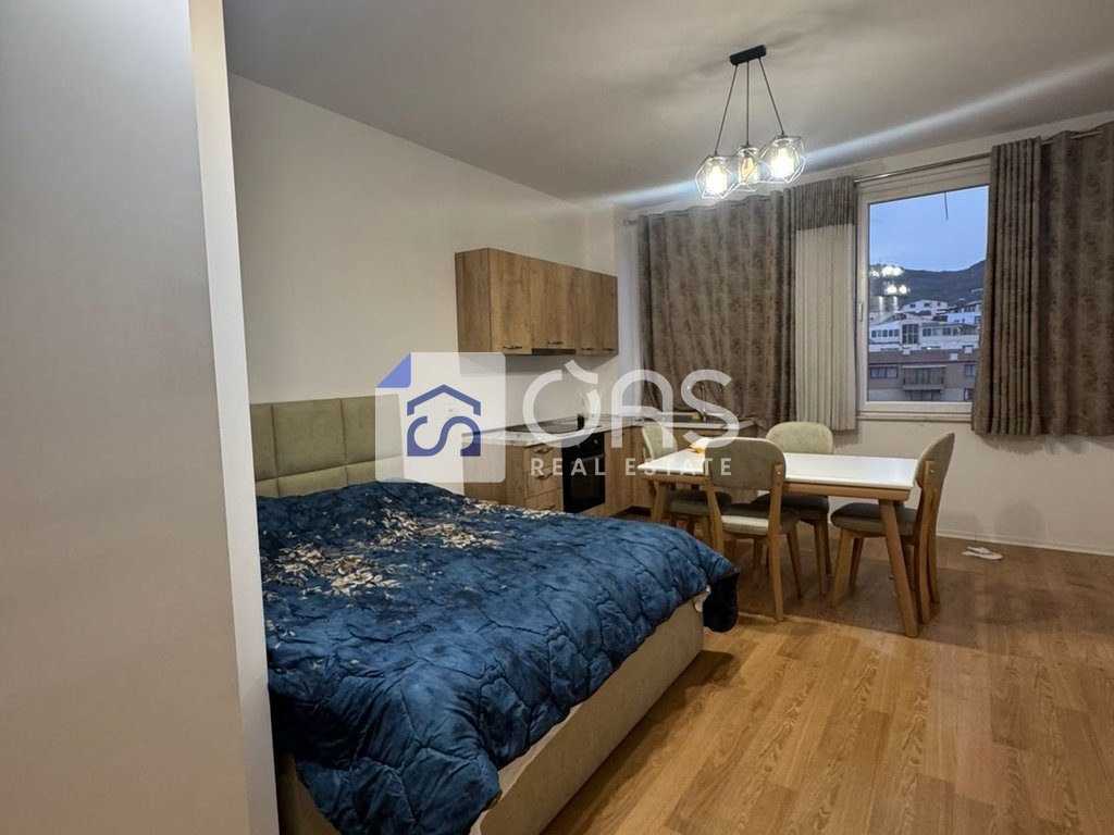 Shiten 2 apartamente tek kodra e Diellit