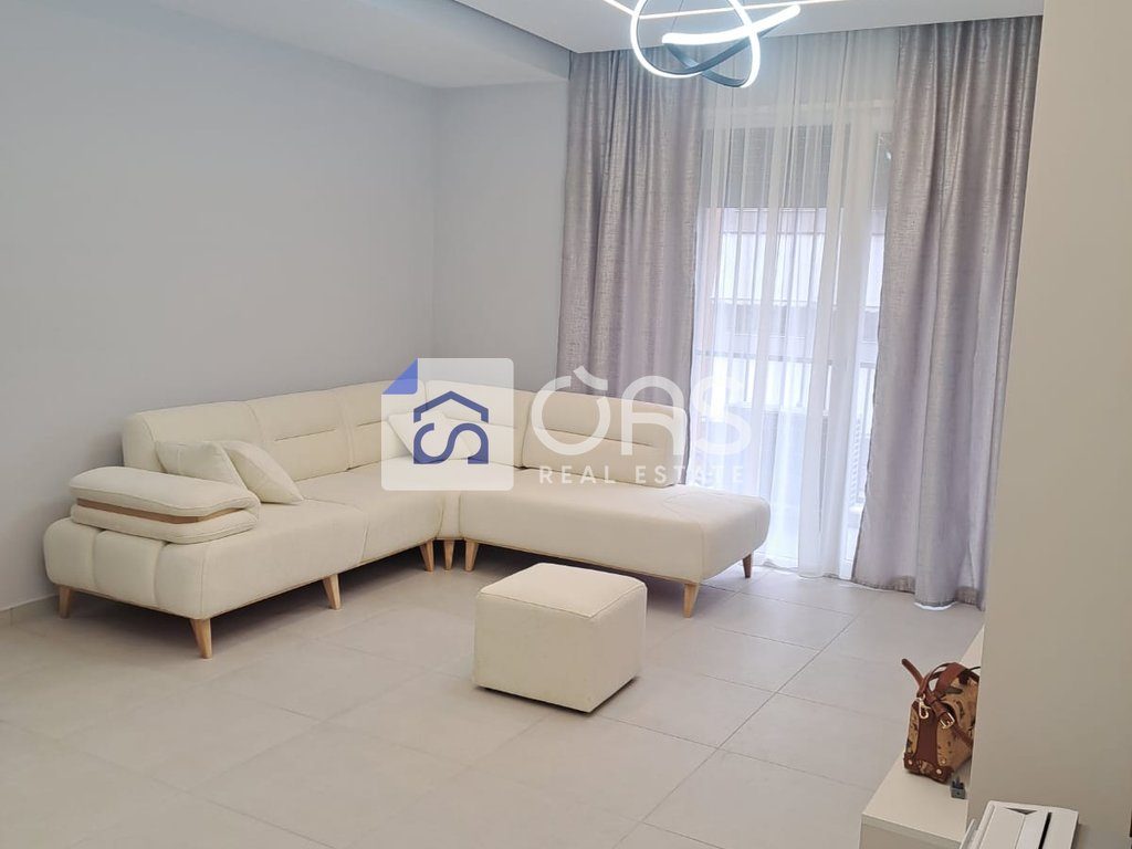 Jepet me qera apartament 2+1 ne 5 Maj