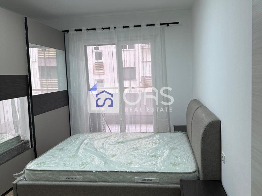 Jepet apartament me qera 1+1  ne Laprake