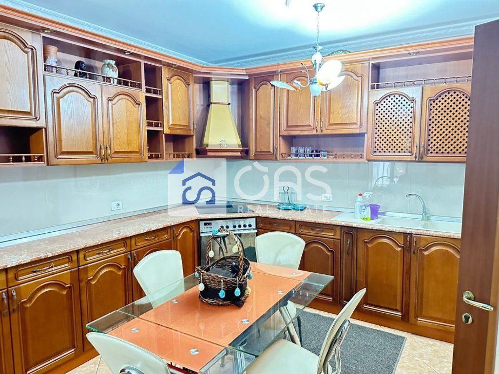Jepet me qera apartament 2+1+2 ne Zogu i Zi