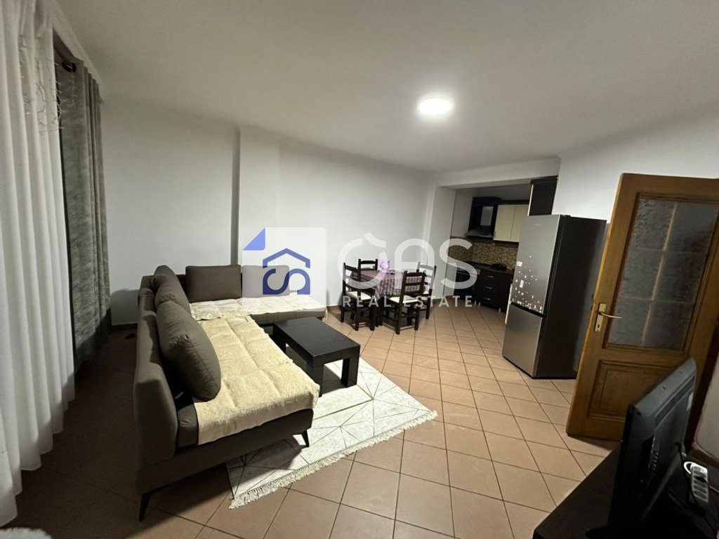 Jepet me qera apartamenti 2+1+2 tek Liqeni Artificial