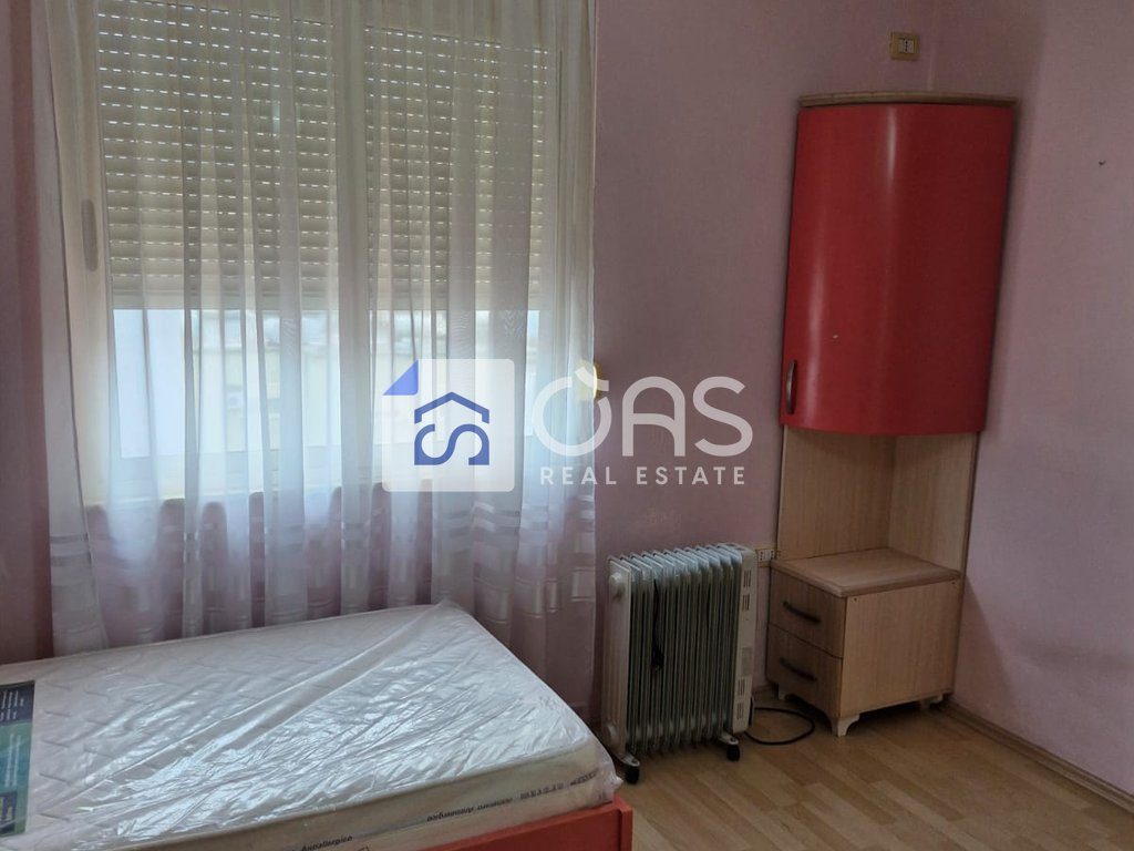 Jepet apartament  me qera 2+1 tek Rruga e Kosovareve