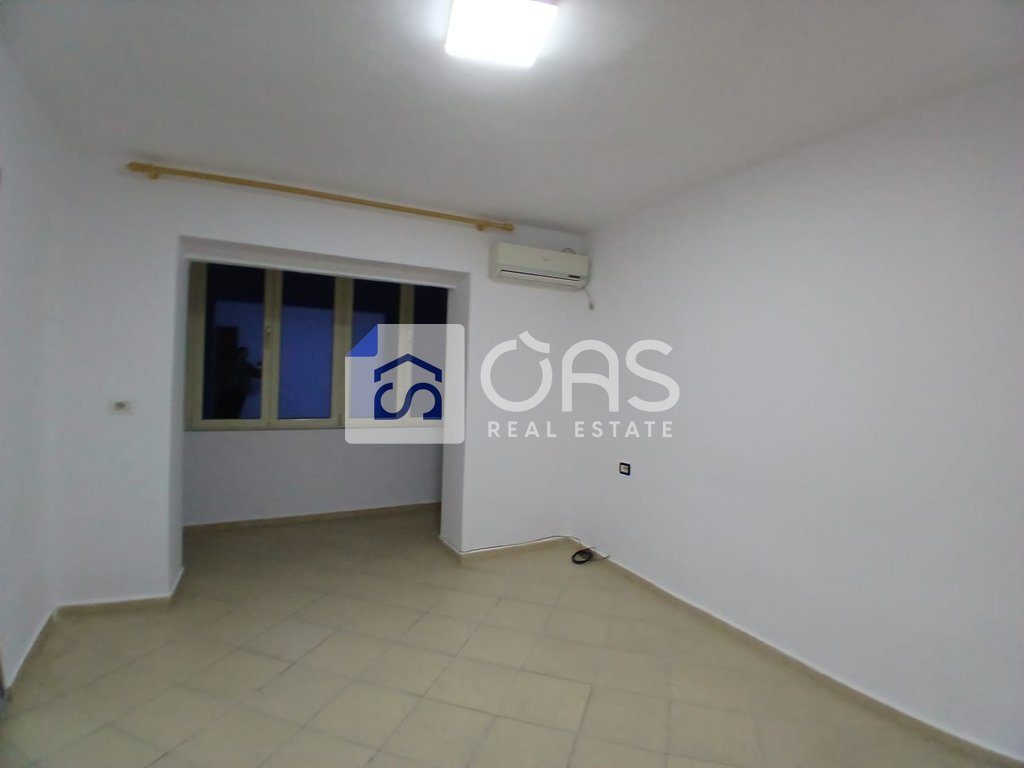 Jepet apartament me qera 1+1 tek Ministria Arsimit