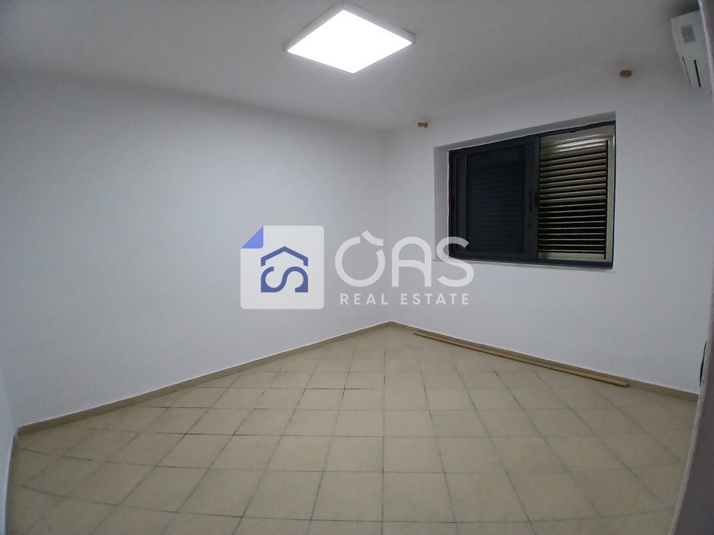 Jepet apartament me qera 1+1 tek Ministria Arsimit