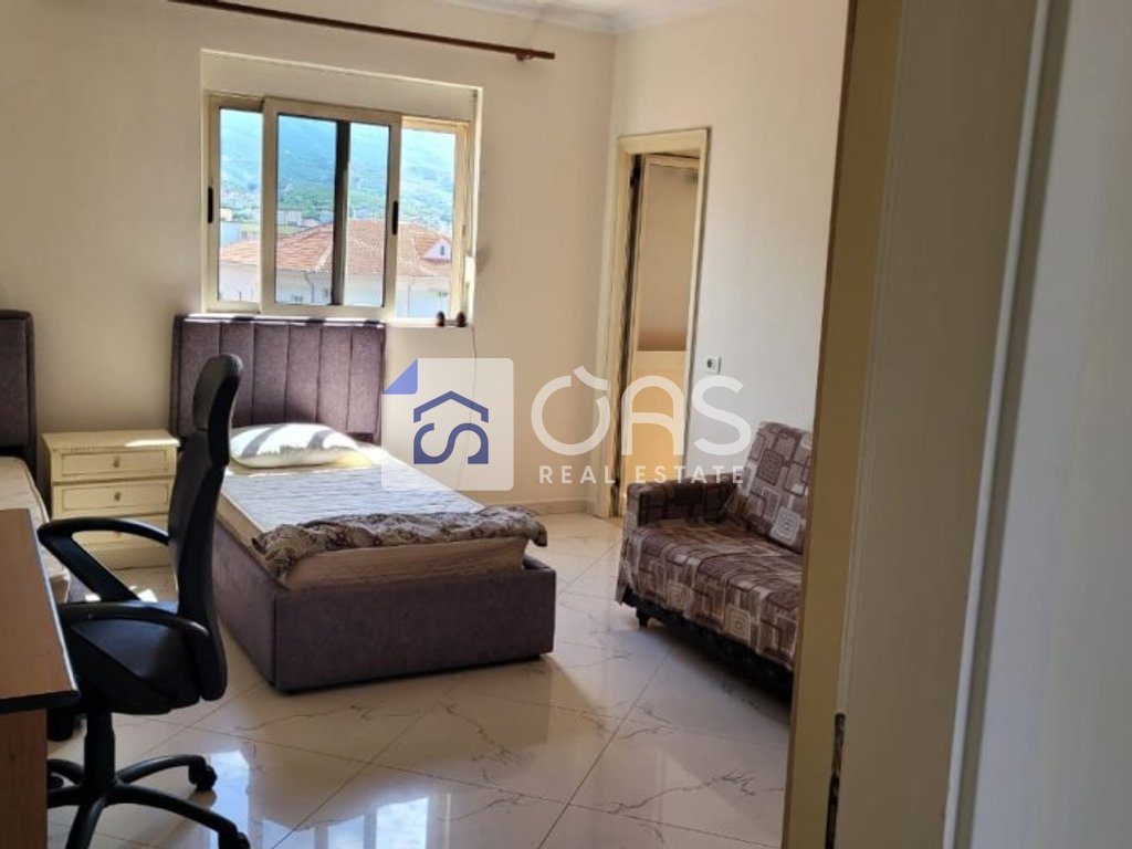 Jepet penthouse me qera 3+1 ne Porcelan
