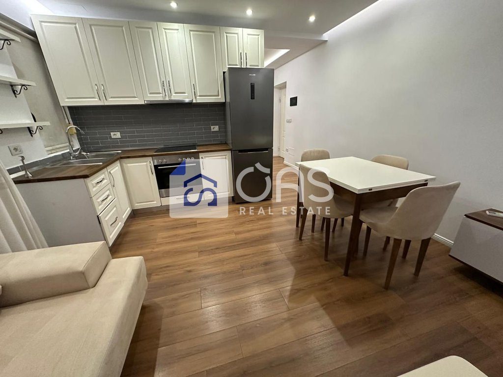 Jepet apartament me qera 1+1 tek Rruga e Dibres