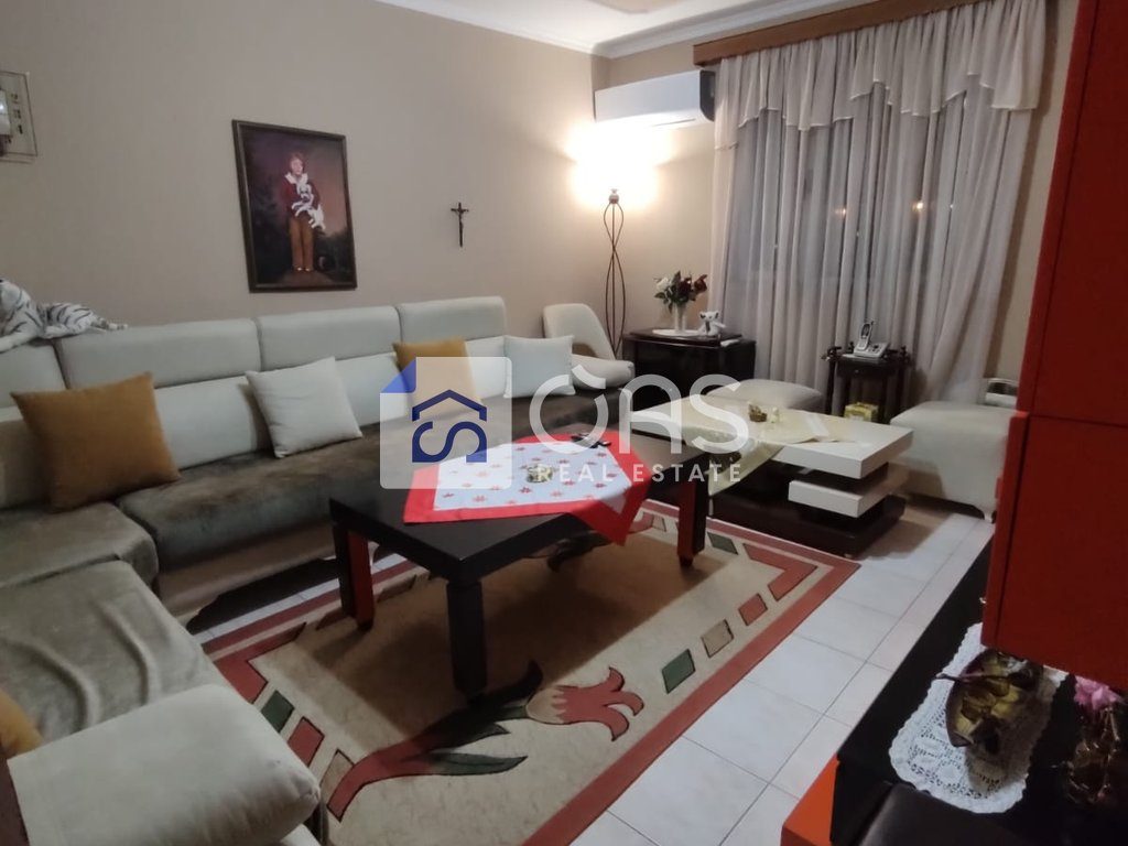 Shitet apartament 2+1 tek Pallati me Shigjeta