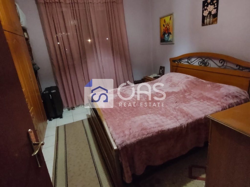 Shitet apartament 2+1 tek Pallati me Shigjeta