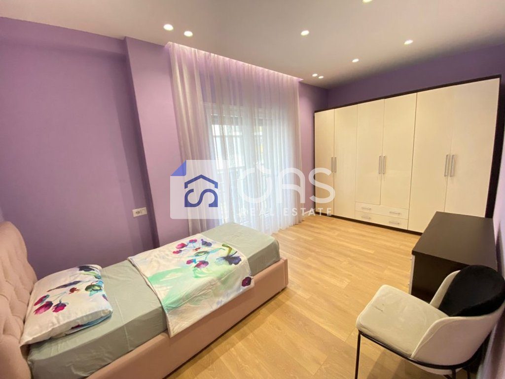 Jepet apartament e qera 2+1+2 tek Rruga e Dibres