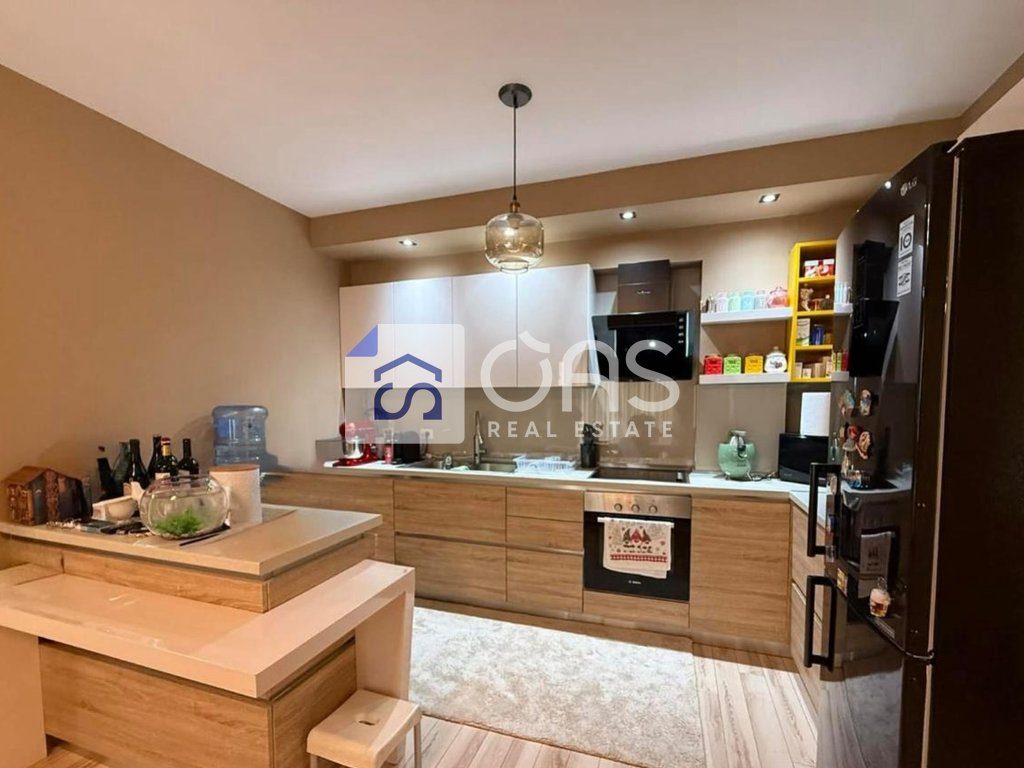 Shitet  apartamente  2+1+2  tek Qyteti i Studenit