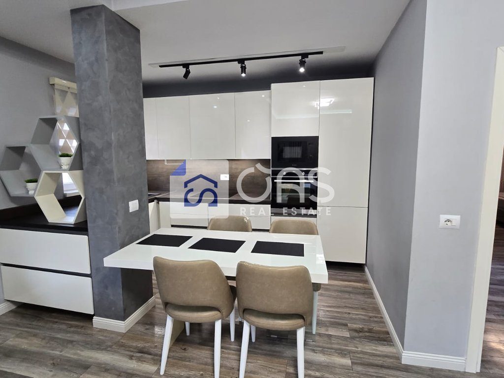Jepet apartament me qera 2+1+ post parkimi ne Sauk