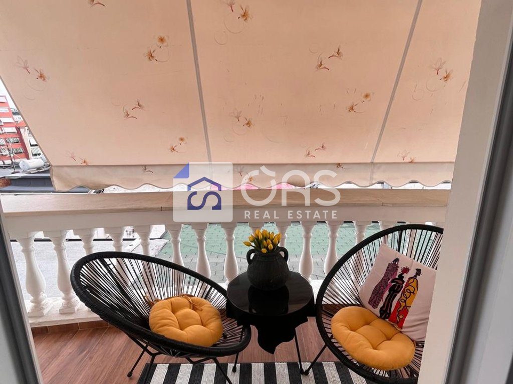 Jepet me qera apartament 1+1 tek 21 Dhjetori