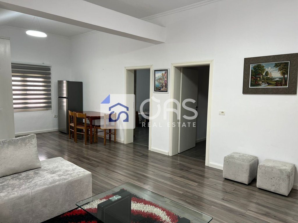 Jepet apartament me qera 2+1+ parkim tek Qytet Studenti
