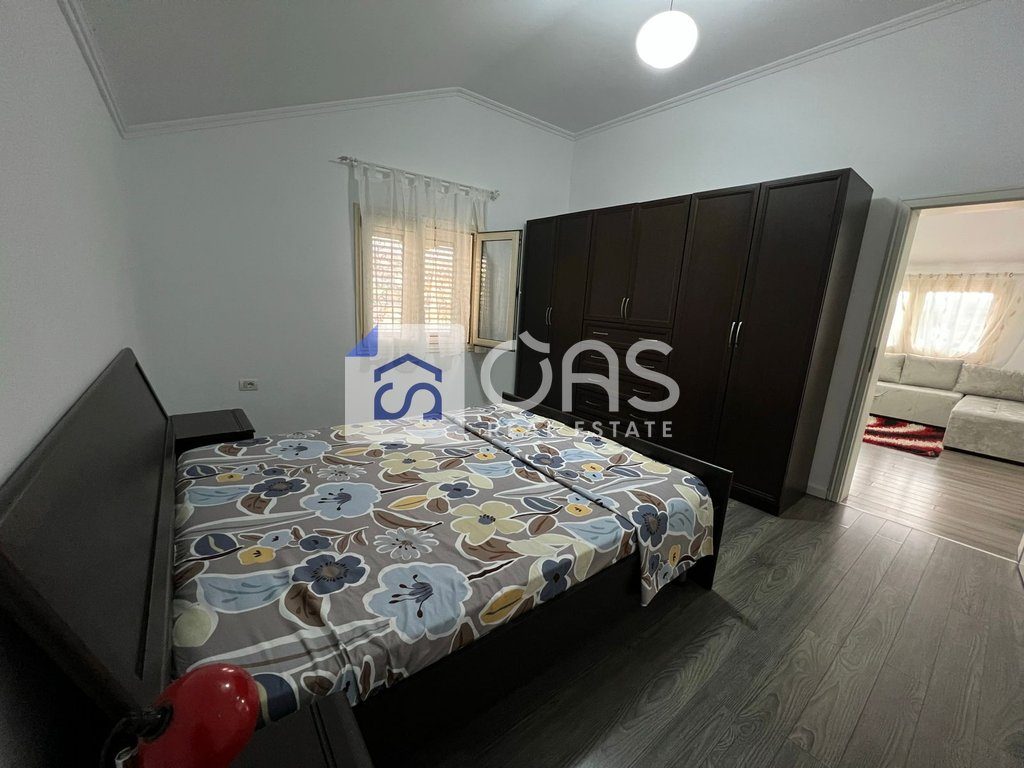 Jepet apartament me qera 2+1+ parkim tek Qytet Studenti