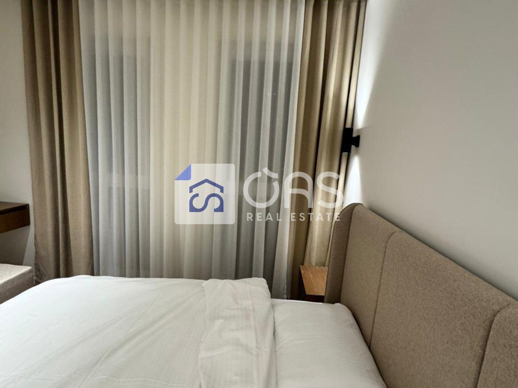 Jepet apartament me qera 1+1+post parkimi ne Xhamllik