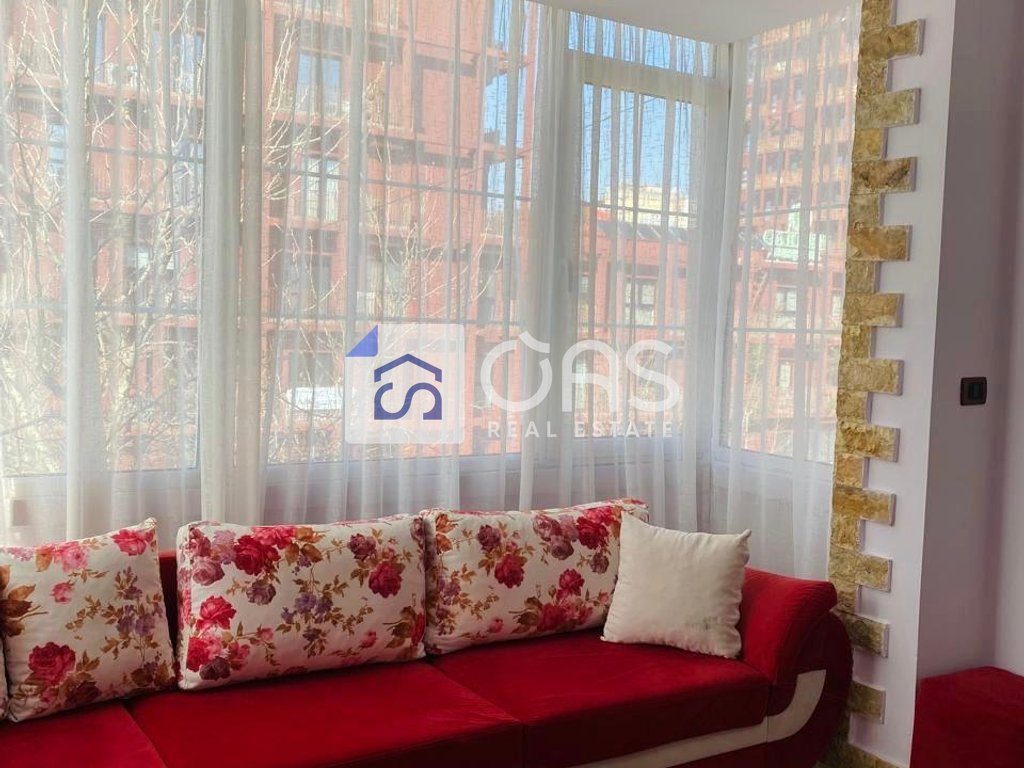 Jepet apartament me qera 2+1 tek Rruga e Kavajes