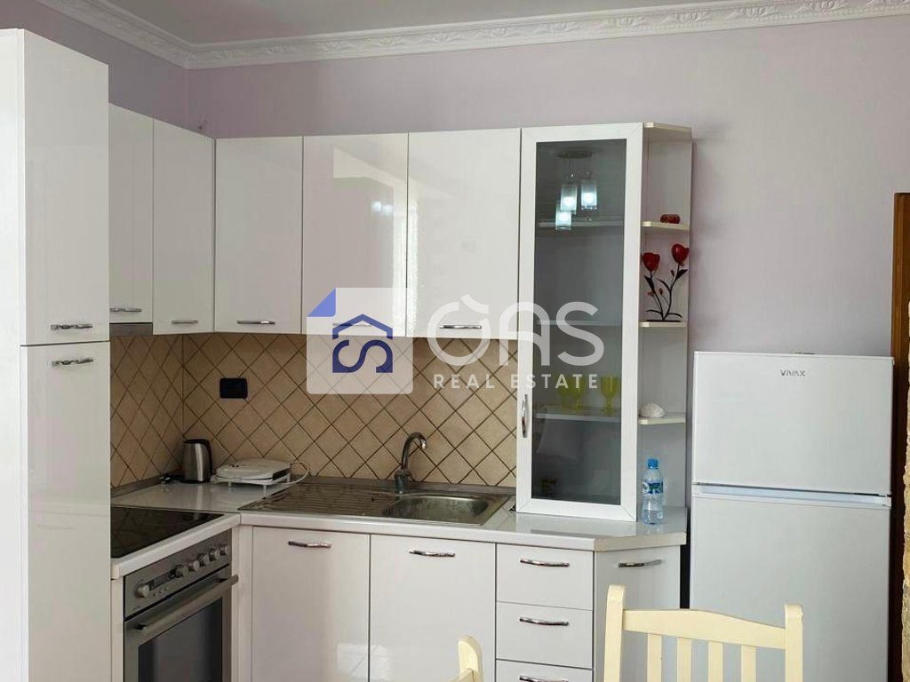 Jepet apartament me qera 2+1 tek Rruga e Kavajes
