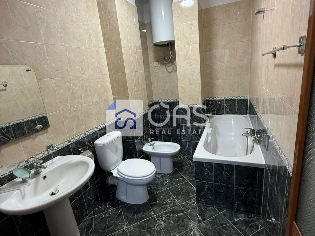 Jepet apartament me qera 2+1+2 tek Rruga e Elbasanit