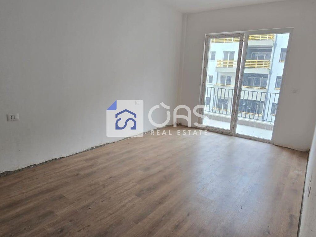 Shitet apartament 2+1+2 ne Laprake