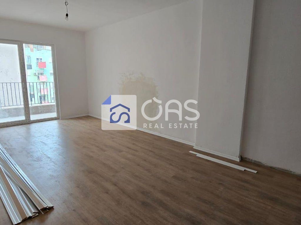 Shitet apartament 2+1+2 ne Laprake