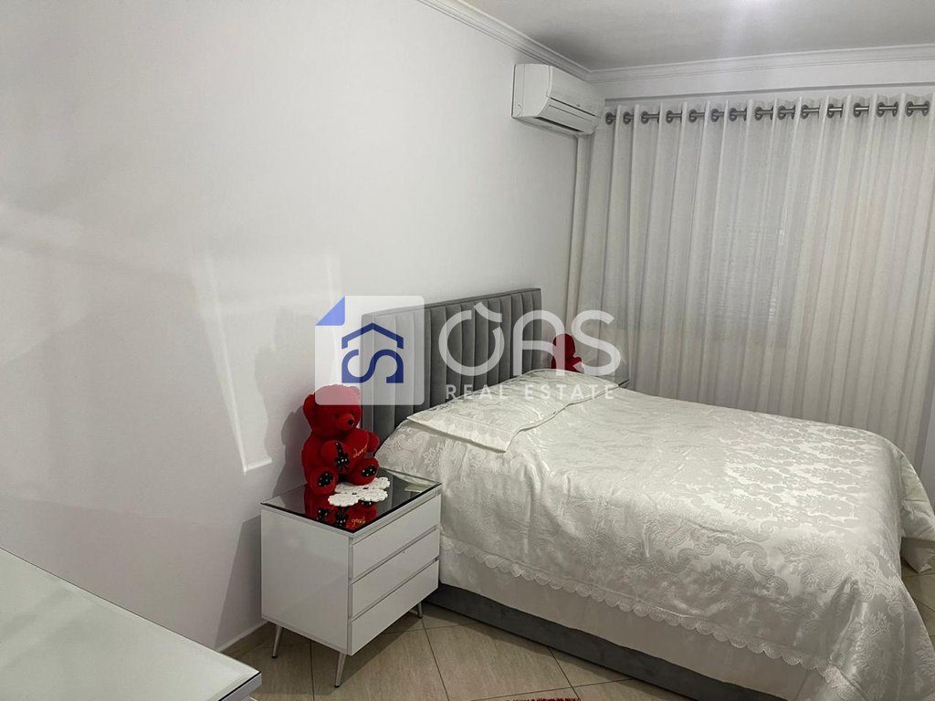 Jepet apartament me qera 2+1+2 ne Bulevardi i Ri