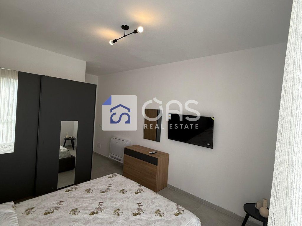 Jepet apartament me qera 2+1 tek Univer City