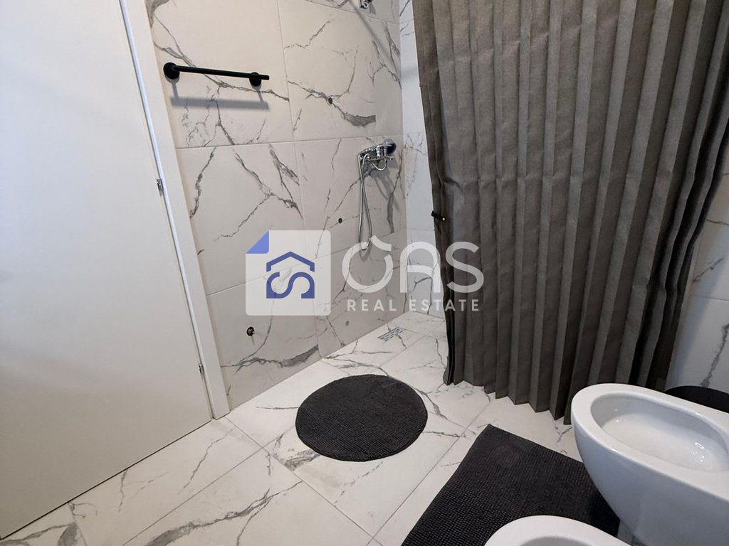 Jepet apartament me qera 2+1 tek Univer City