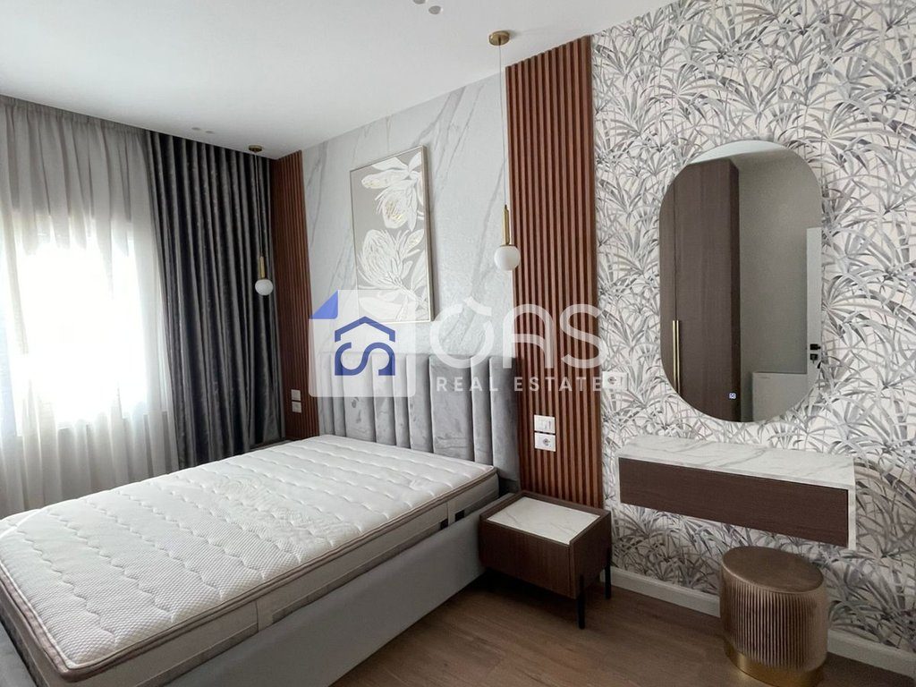 Jepet apartament me qera 2+1+2+ post parkimi ne Qender