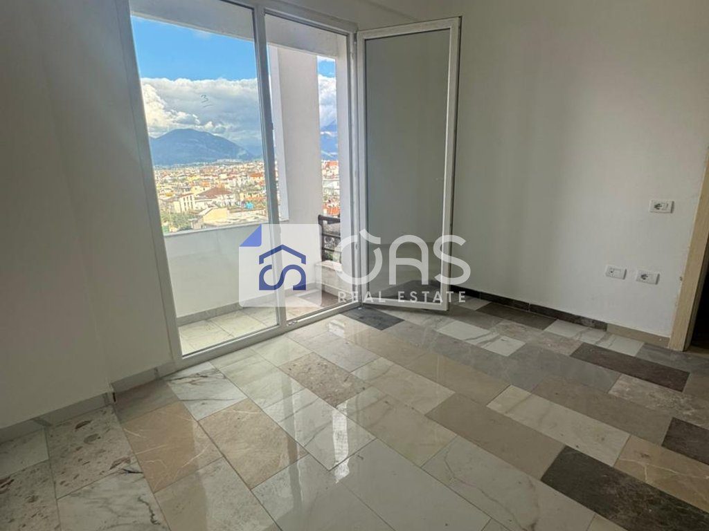 Shitet apartament 2+1+2  ne Pallatet e Verdha