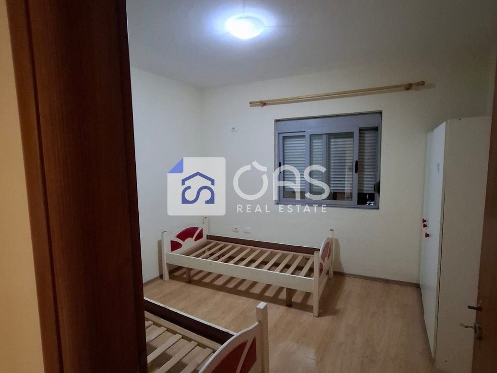 Shitet apartament 2+1 ne Astir