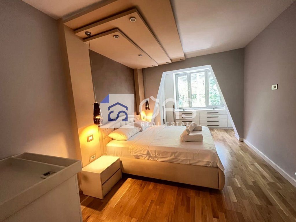 Jepet apartament me qera 2+1 ne Qender