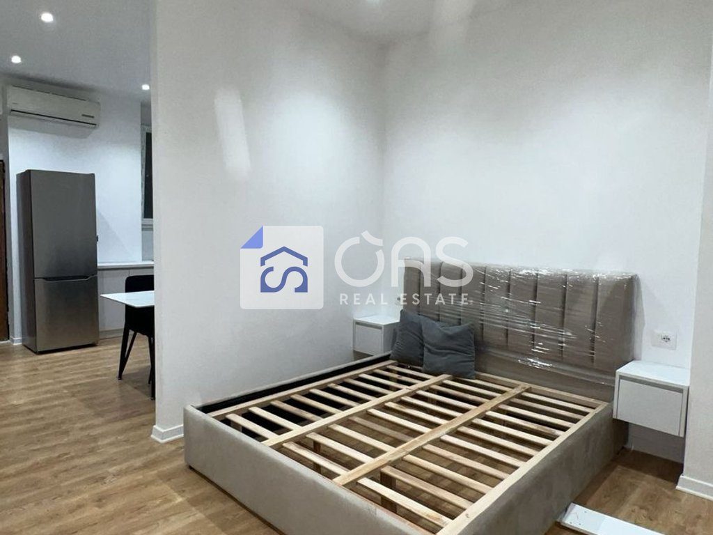 Jepet me qera garsionere tek Rruga e barrikadave