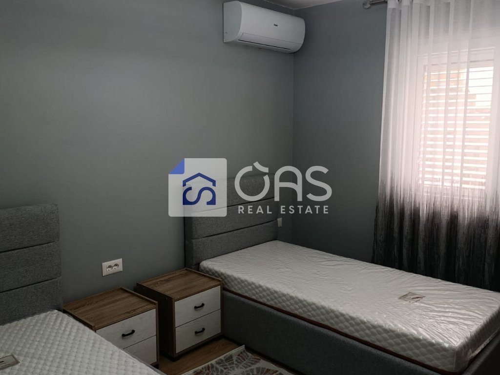 Jepet apartament me qera 2+1 tek Ali Dem