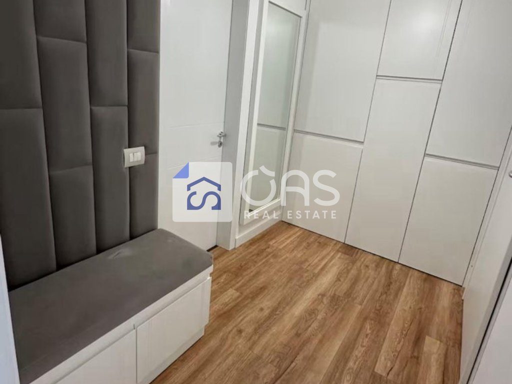 Jepet apartament me qera 2+1+2 tek Pazari i ri