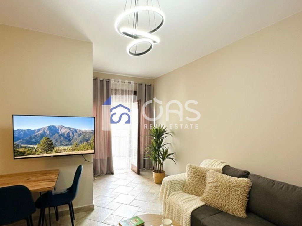 Jepet me qera apartament 1+1 ne Qender