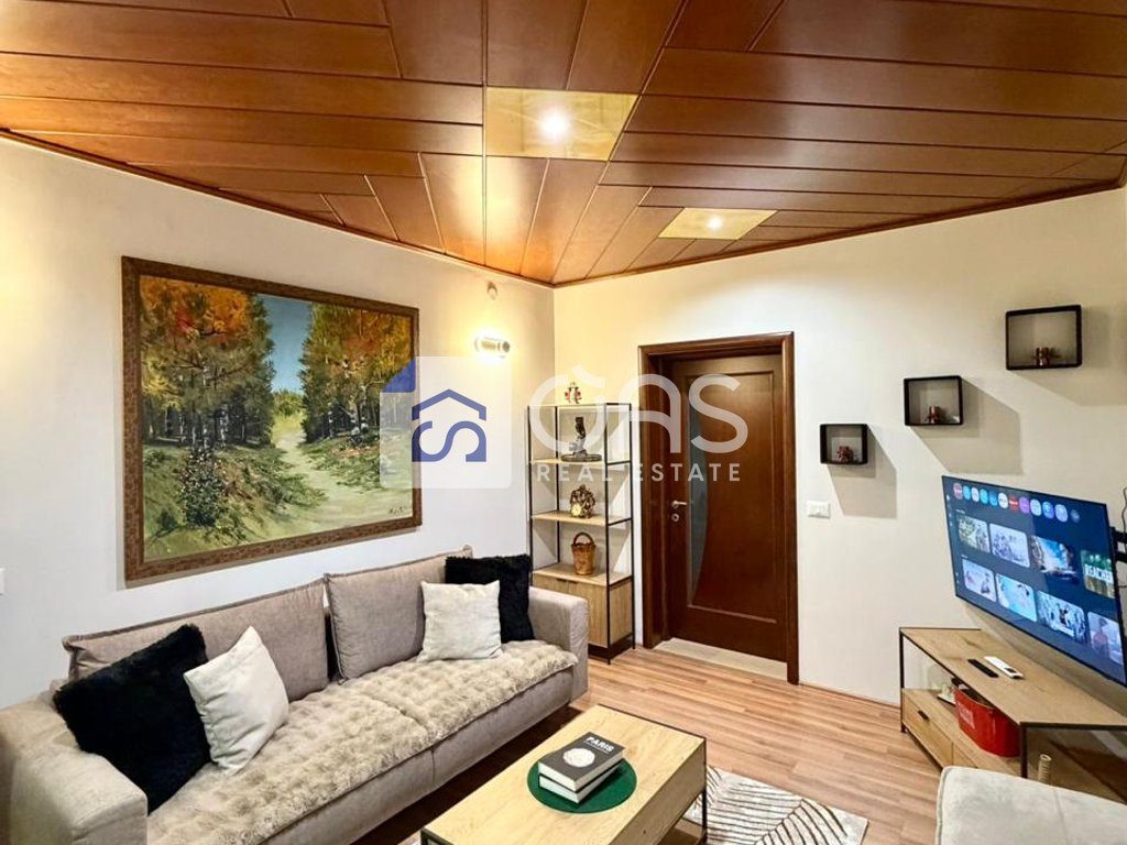 Jepet apartament me qera 1+1 perballe Delijorgjit