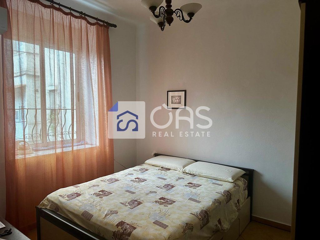 Shitet apartament 1+1 tek Rruga e Durresit